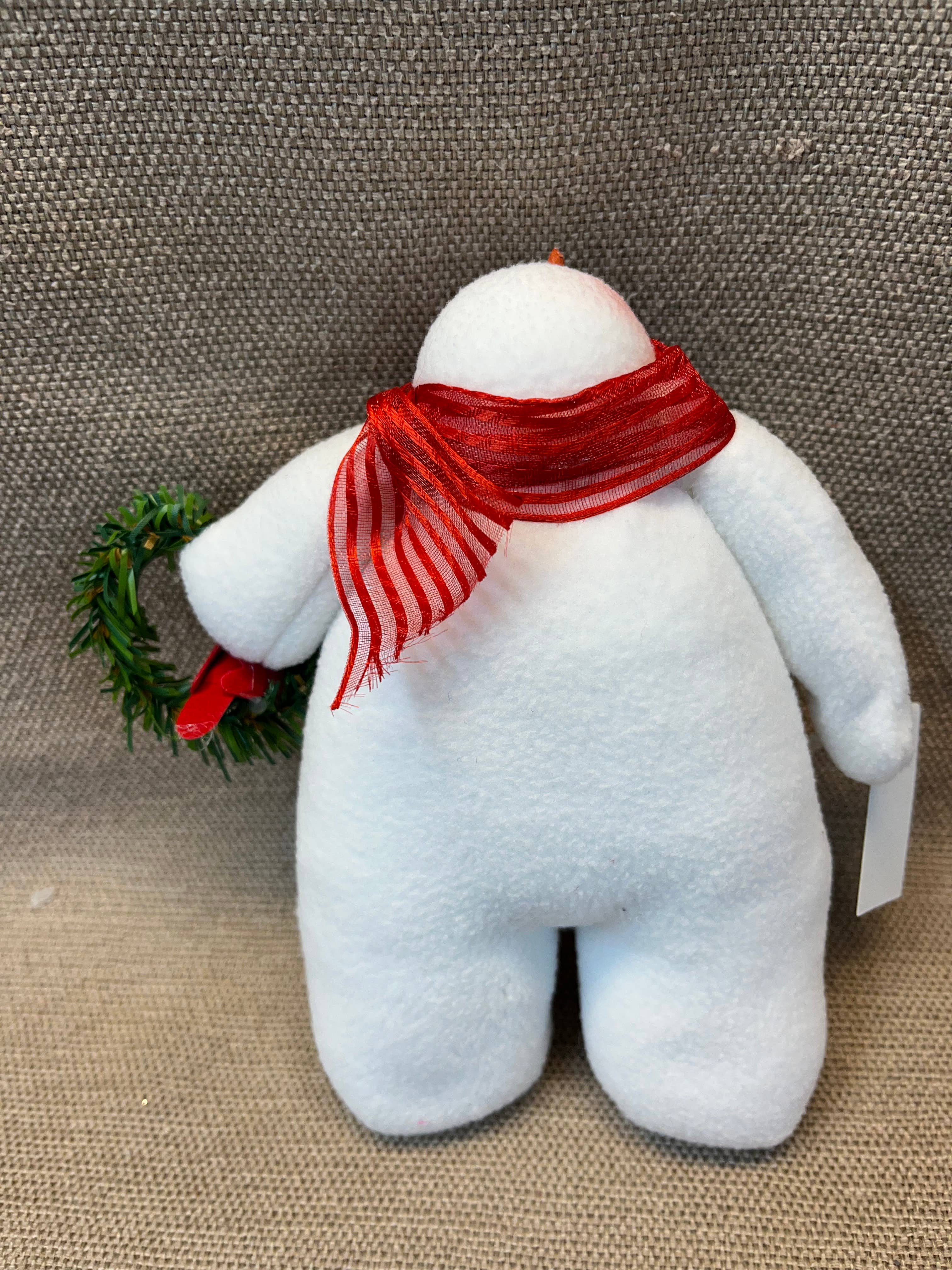 Sandy Pants Snowmen - Wholesale Christmas Decoration - Fleece Stuffed Snowman_Sandy Pants Visitor_Wreath_Cardinal1