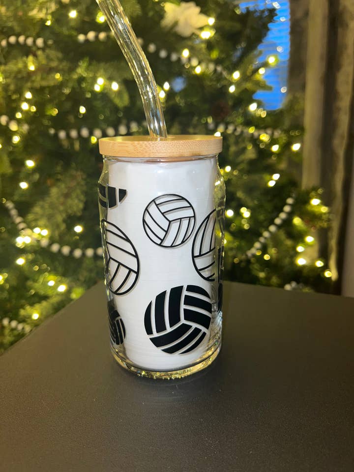 Libbey de volley-ball pour la vente par WebbLynn Design LLC.