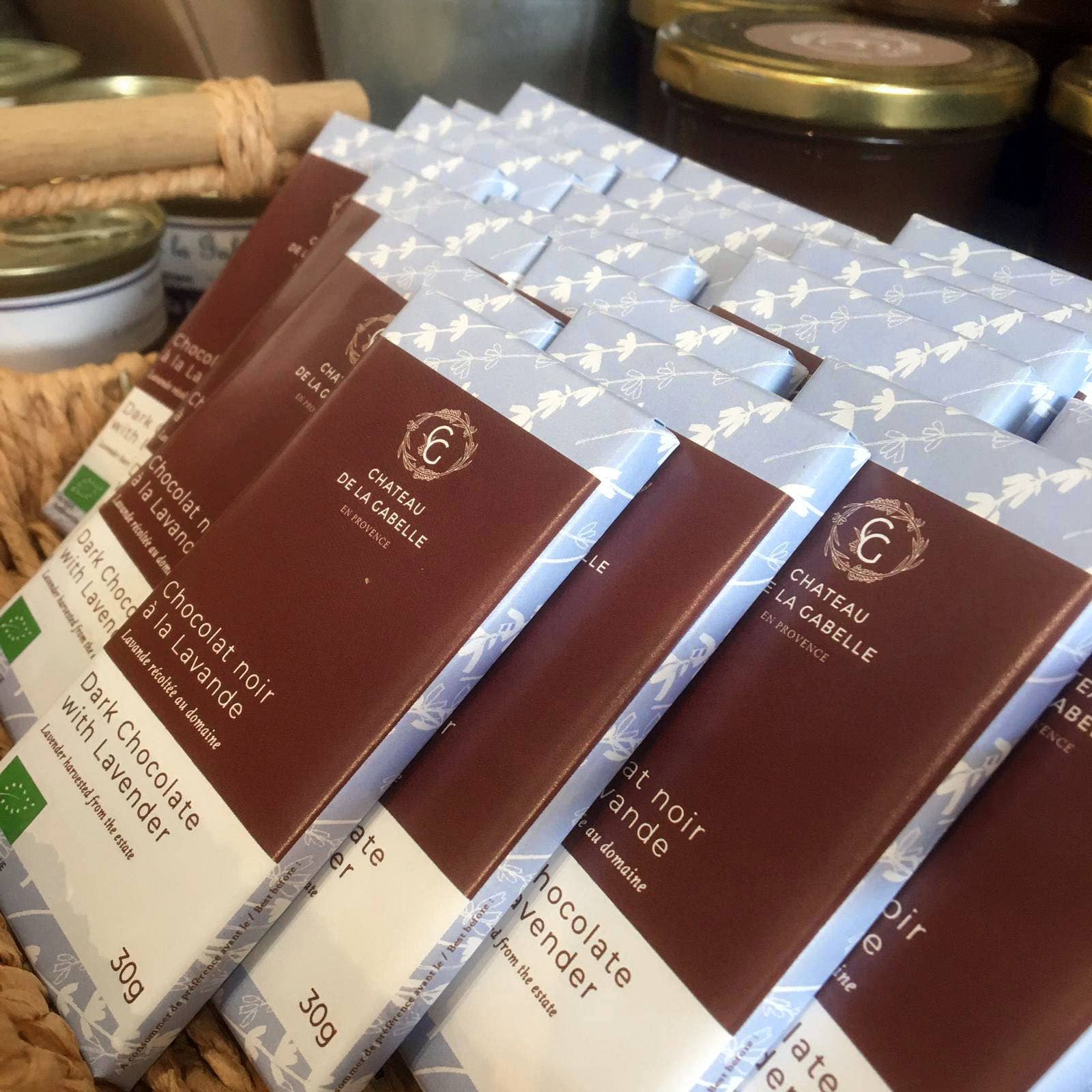 Château de la Gabelle - Wholesale Chocolate Bar - Dark chocolate with lavender flower1