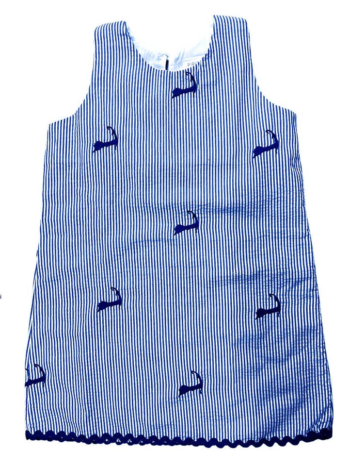 Abito da ragazza in seersucker blu con Cape Cod blu scuro per la vendita all'ingrosso da parte di Piping Prints
