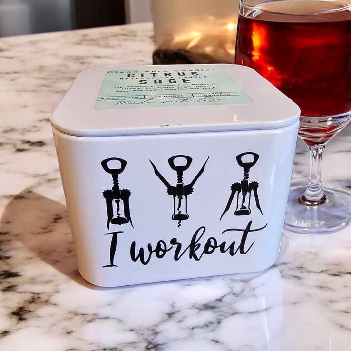 Funny Wine Lover Soja Wax geurkaars, trendy blikje met deksel voor wholesale door Clean Aura Candles