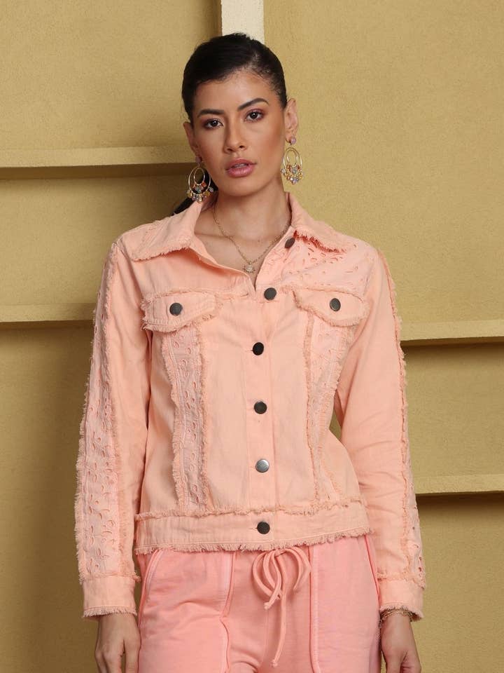 Twill-denimjacka med öljettdetaljer för wholesale av Avani Del Amour