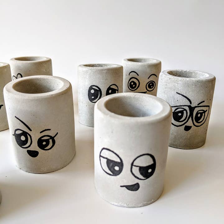 ForgottenProperty - Wholesale Plant Pot - Emoji Mini Concrete Planter3