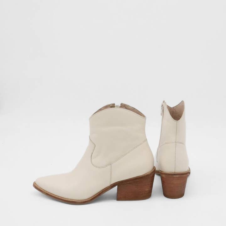 Marfil Botas vaqueras occidentales convertibles Penelope marfil para mujer de venta al por mayor en Faire12