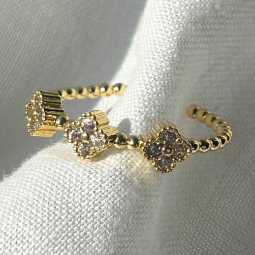 Trébol de cristal pequeño | Anillo para venta al por mayor de Coco Luna Collection