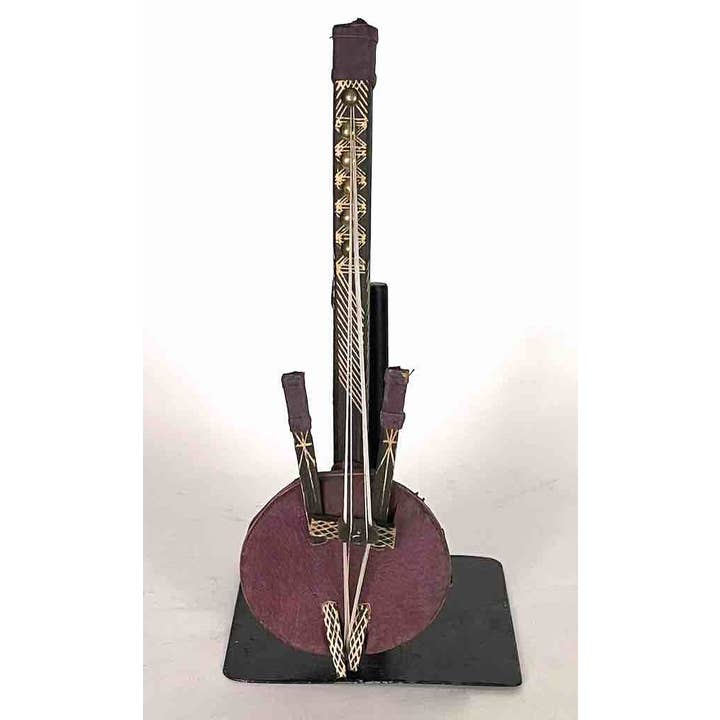 Kleine „Spielzeug“ -Version einer traditionellen senegalesischen Kora-Harfe für den Großhandel von The Niger Bend