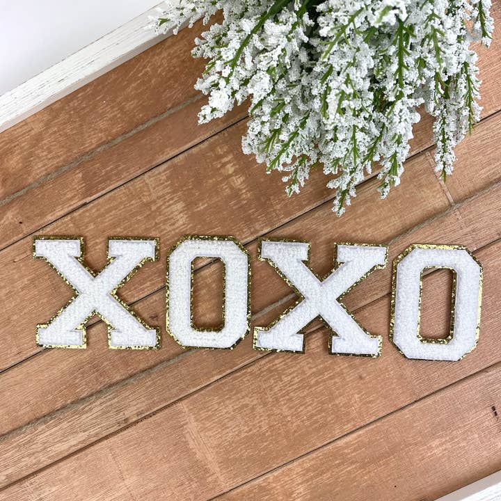 Set de cartas XOXO Chenille Patch - Día de San Valentín para venta al por mayor de The Crafty Engineer