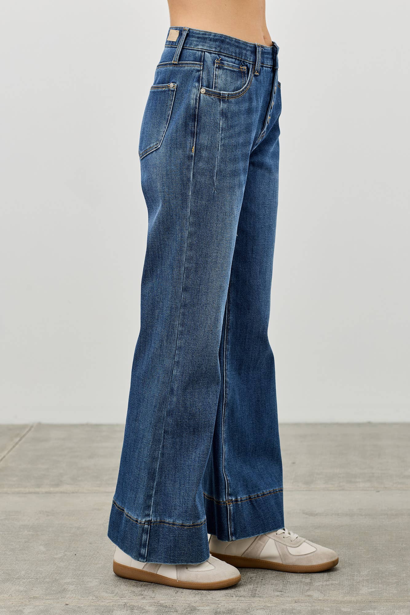 SAIGE DENIM – Engroshandel Jeans - Dame – P8151D-HØJ TALJE FLARE MED KNAPGYLPE6