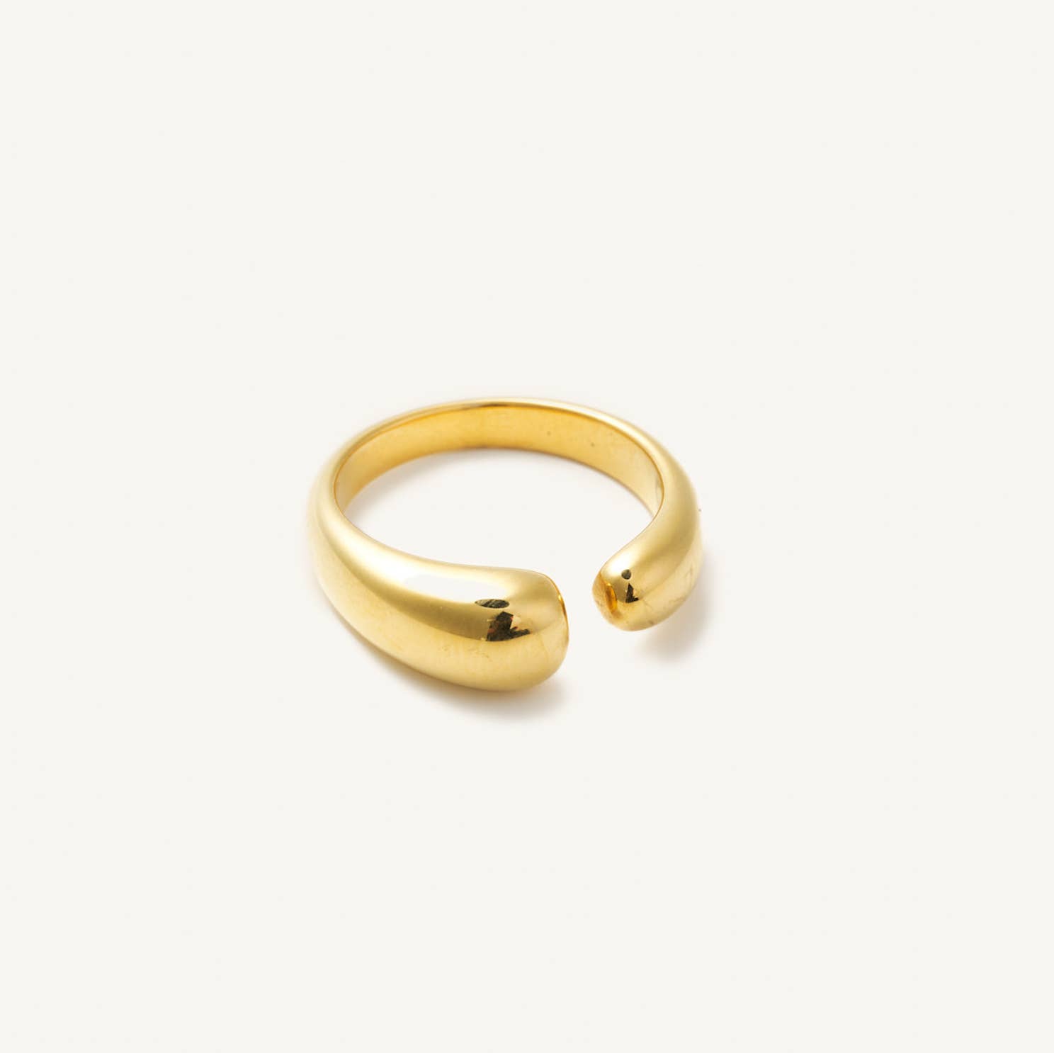 Nikki Smith Designs – Engroshandel Båndring – Aspen asymmetrisk ring