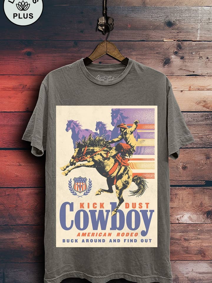 Top con grafica Kick Dust Cowboy per la vendita all'ingrosso da parte di Lotus Fashion Collection