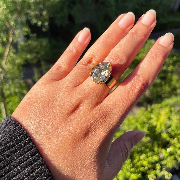 Gold Rhinestones Bling Glamorous Ring Hand Bridal Clutch