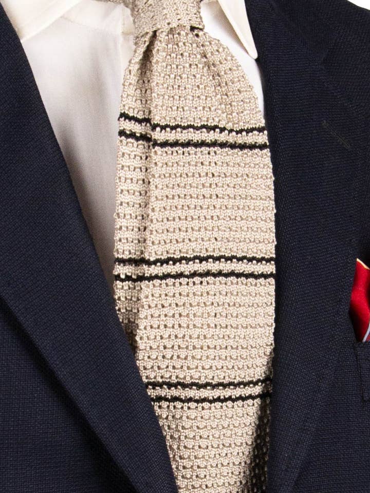 Corbata de Punto de Seda Gris Perla con Rayas Negras TRI916 para venta al por mayor de Graffeo Cravatte