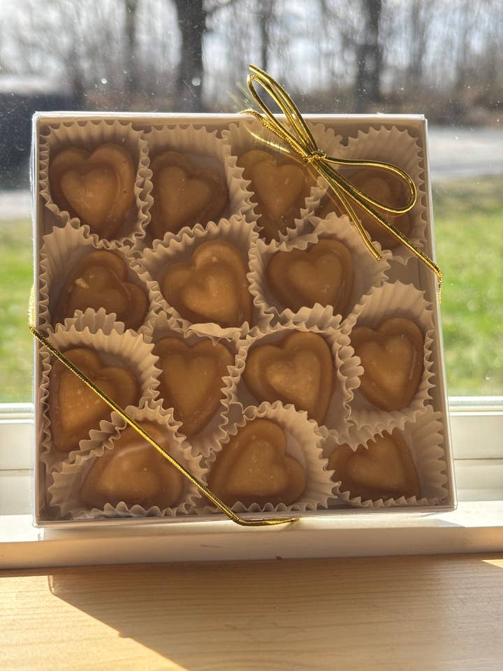Pure Vermont Maple Candy- Hearts Gift Box- 14 Piece for wholesale by Maple City Candy