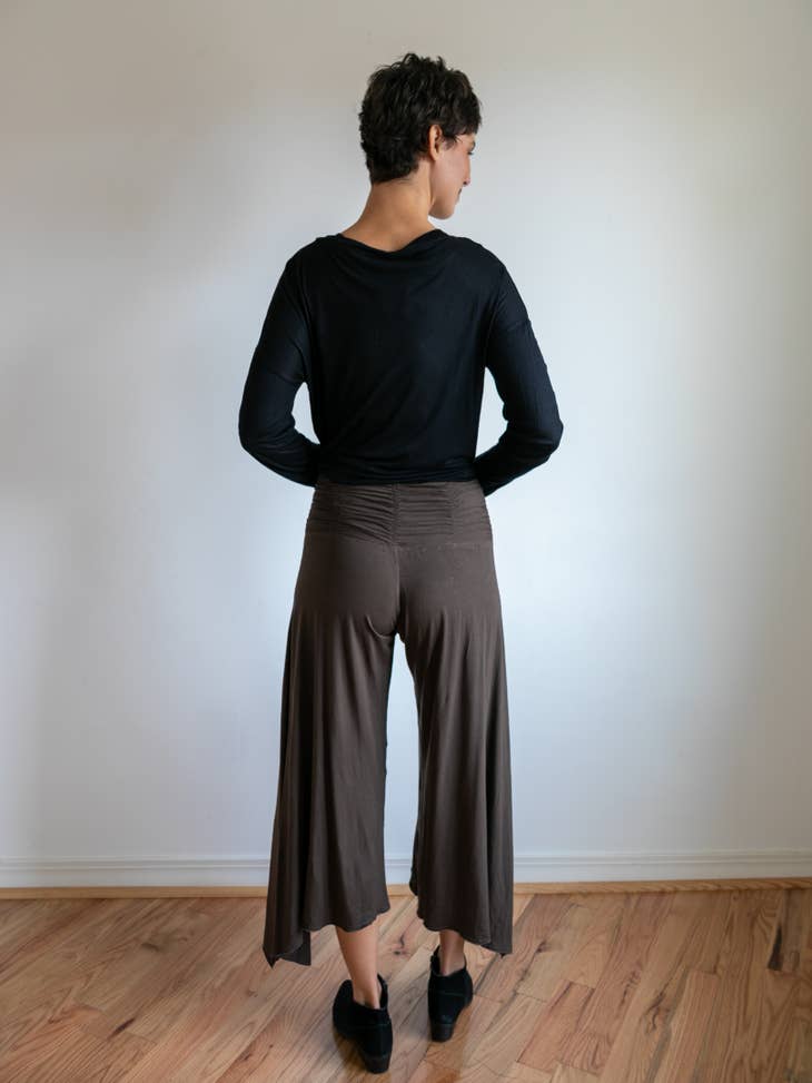 Wholesale Ruched Waistband Wide Leg Gaucho Pants for your store - Faire  Canada