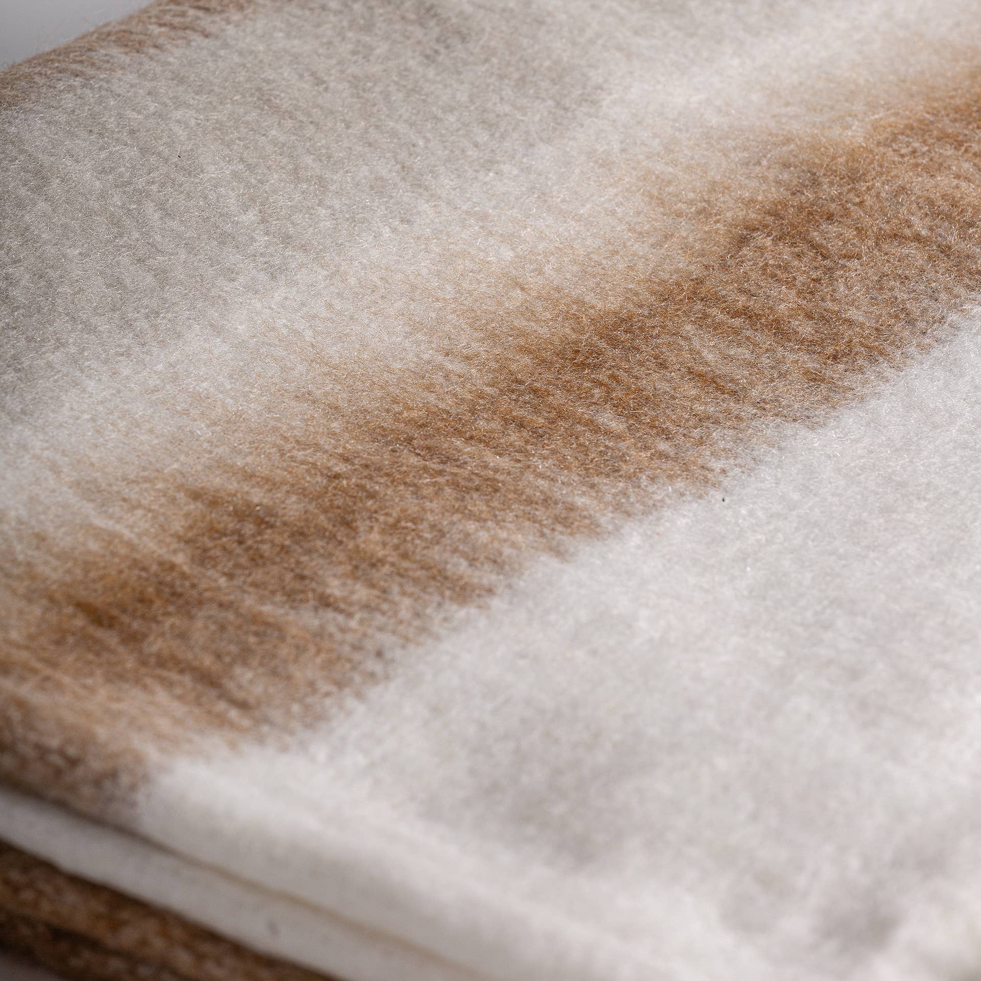 Kodu - Venta al por mayor Mantas de sofá - Plaid Dione, De Poliéster, Tonos En Marrón, De 125X160X1Cm3