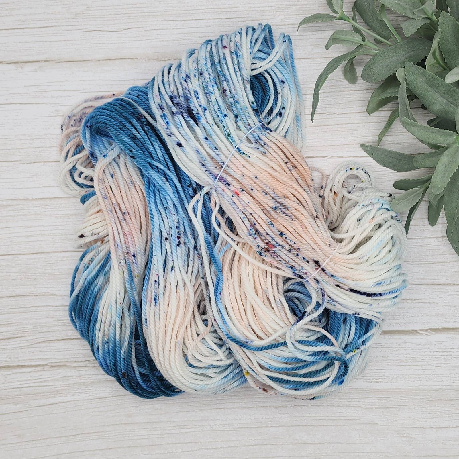 Wild Sage Wool - Vente Fils à tricoter - Dancing River - Fingering — Teinture sur commande2