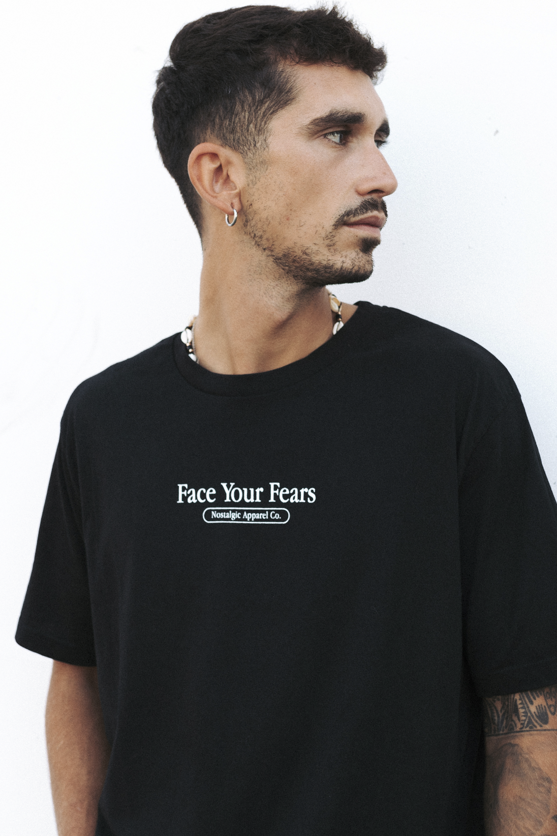 Nostalgic Apparel – Großhandel T-Shirt mit Siebdruck – Unisex – Face Your Fears | Schwarzes T-Shirt6