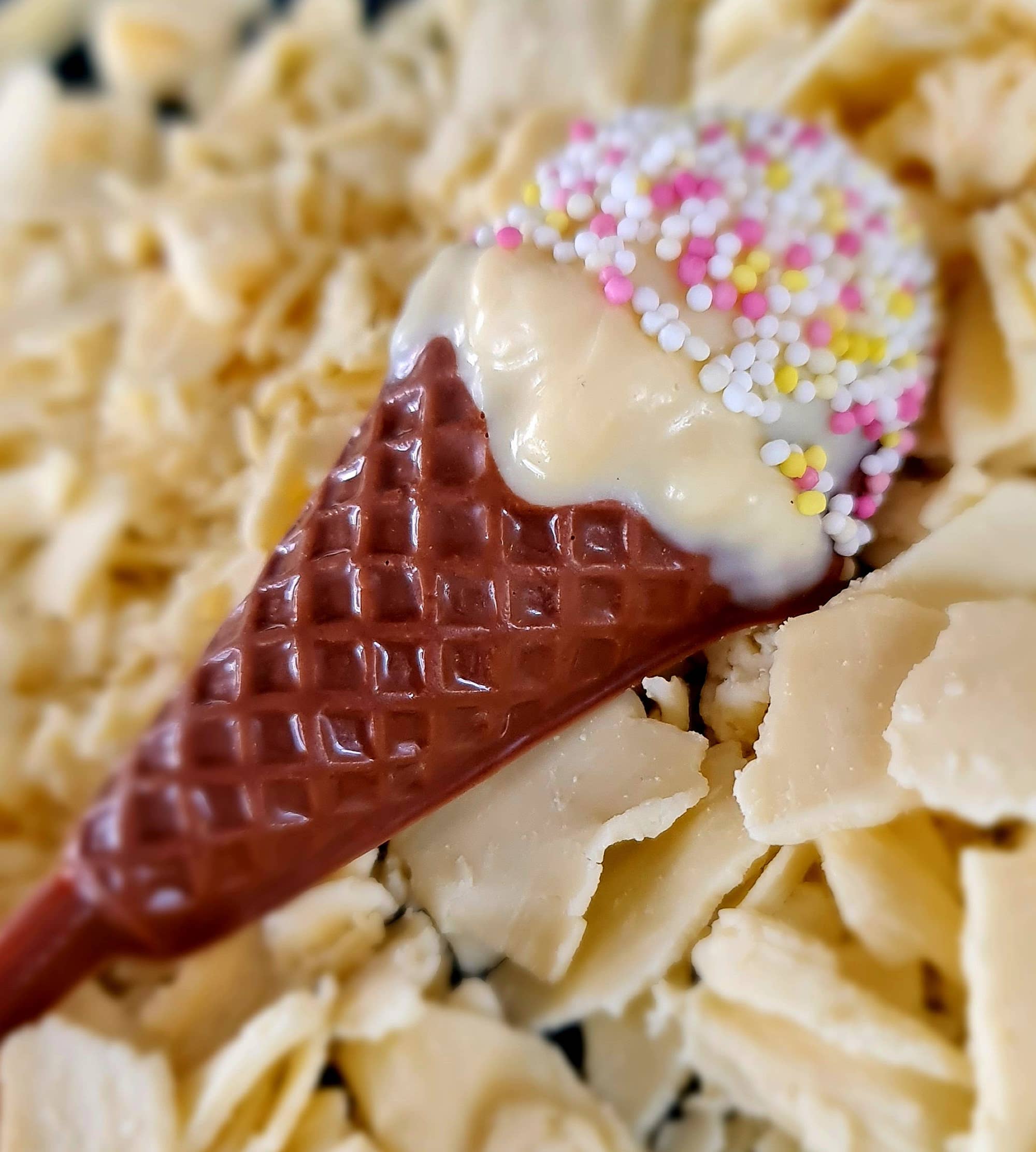 Cwtsh Chocolate – wholesale Chocolate-covered sweets – Chocolate Ice cream lolly2