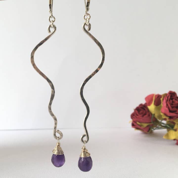 Sterling zilveren zigzag gehamerde oorbellen met edelstenen voor wholesale door Floweredsky Designs