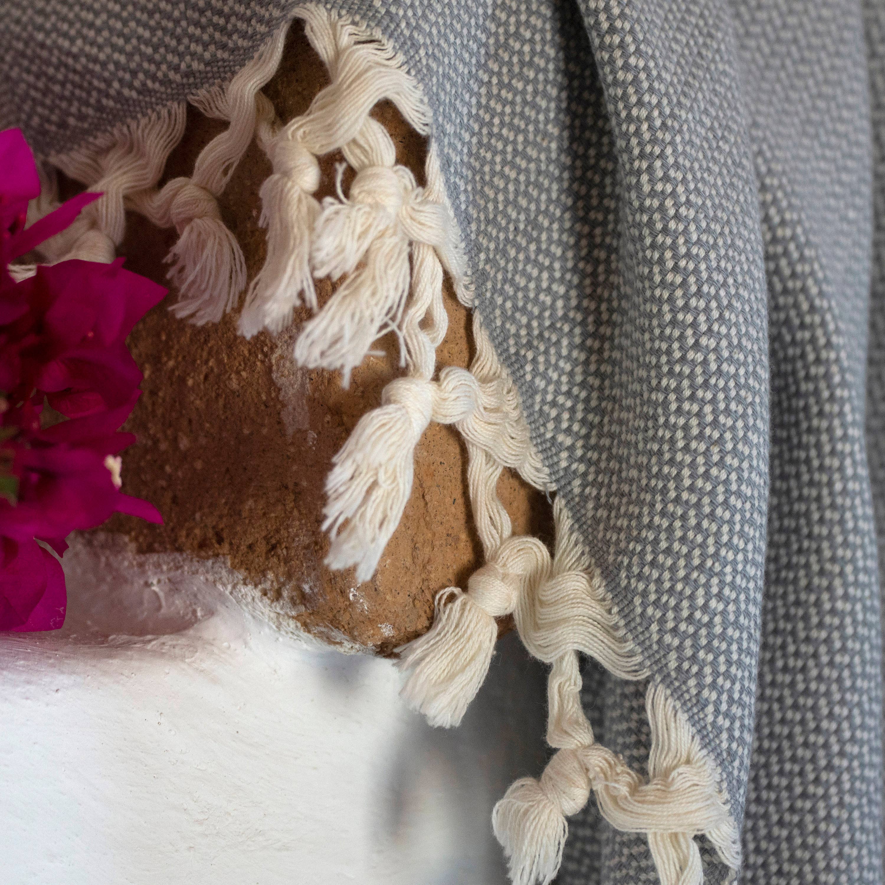 loom.ist - Wholesale Throw Blanket - Pebble Throw14