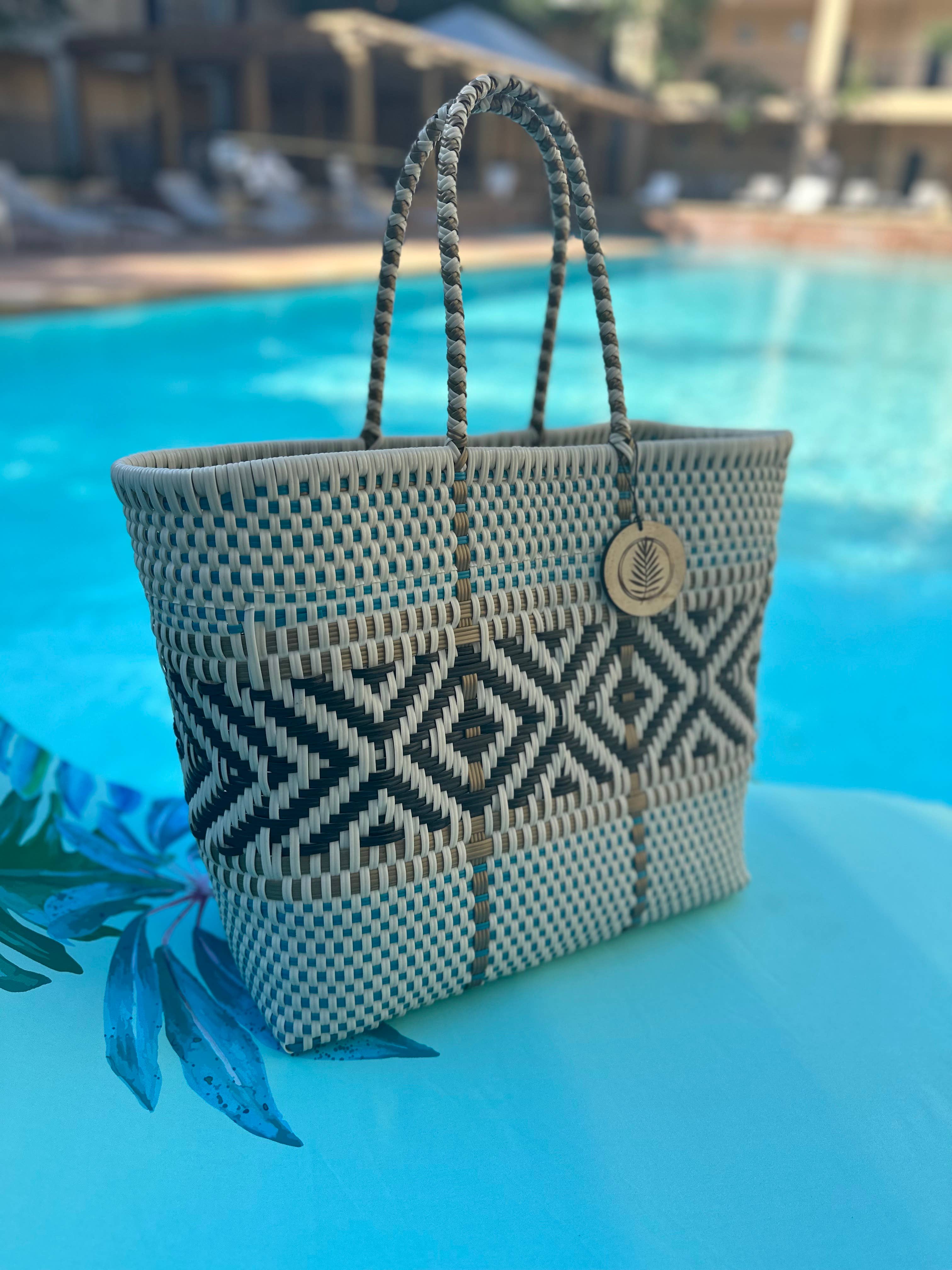 Wholesale Jessica Beach Bag for your store - Faire