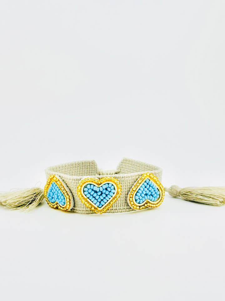 Pulsera ajustable en forma de corazón con cuentas azules de Kesha para venta al por mayor de Bella Blu Designs