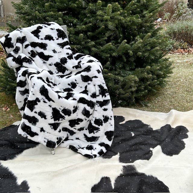 HemsidanDesign - Wholesale Throw Blanket - Throw faux fur Cow 140 x 180 cm4