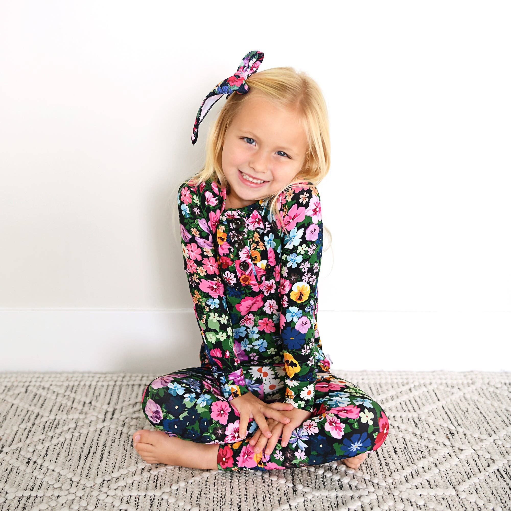 Gigi and Max - Vendita all'ingrosso Completo pigiama - Bambini - Set da salotto per ragazze in bambù floreale a due pezzi Cassandra RUFFLE1