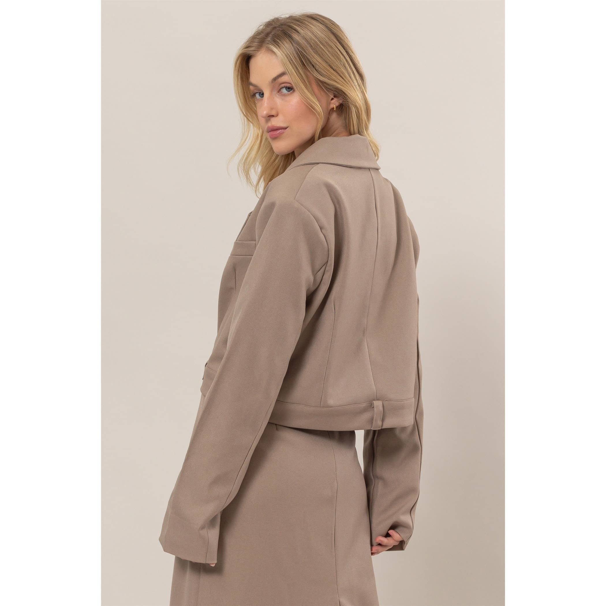 HYFVE – Großhandel Blazer – Damen – Kurz geschnittene Jacke mit Knopfband4
