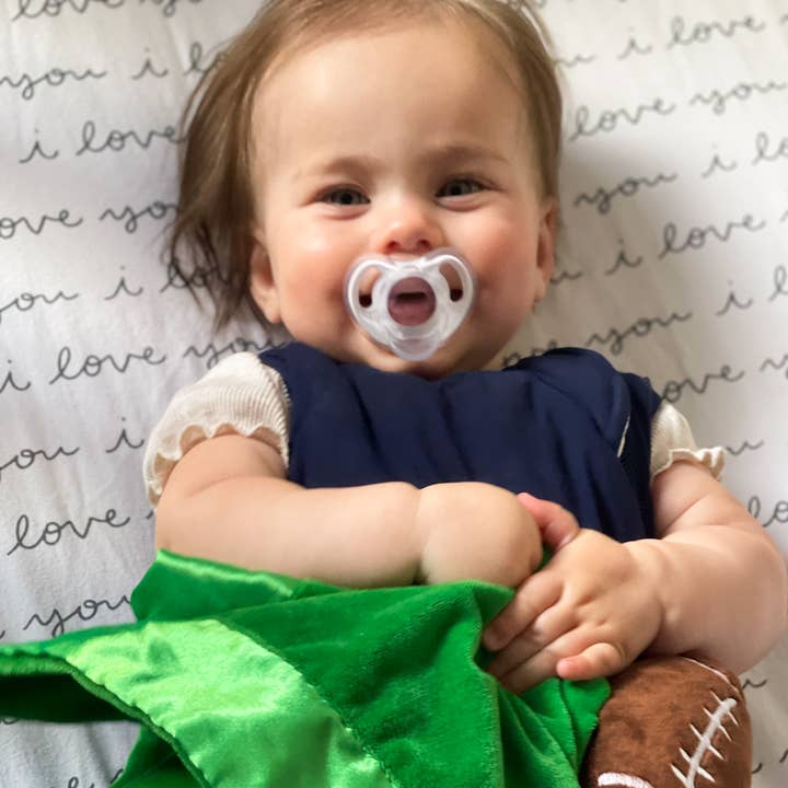 Couverture de sécurité Football Lovey pour les voyages et l'heure du coucher pour la vente par Yikes Twins