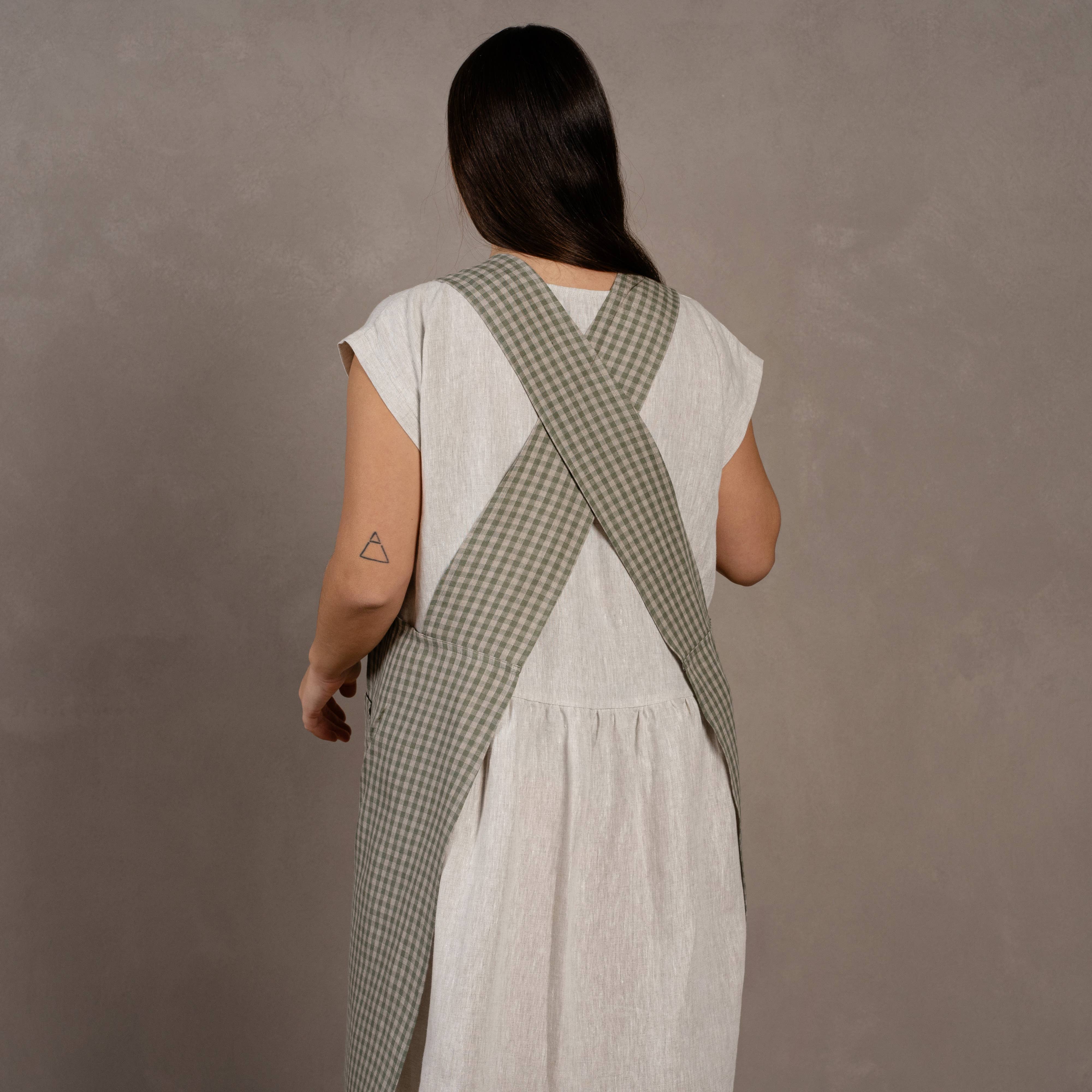 menique - Wholesale Apron - Linen Cross-Back Apron9