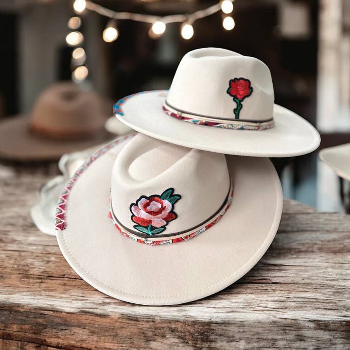 Florals & Fabrics Rancher Hat Sæt med 2 Cowboyhatte for engroshandel hos Wild Indigo