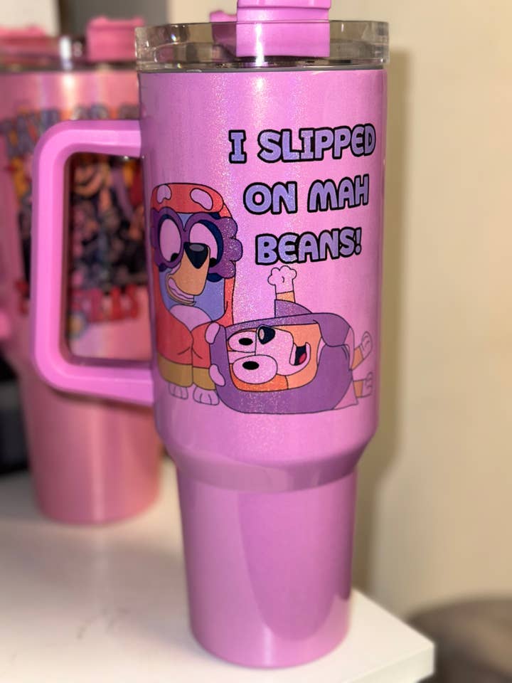 Gobelet Slipped On My Beans de 40 oz pour la vente par Creative Queen Boutique