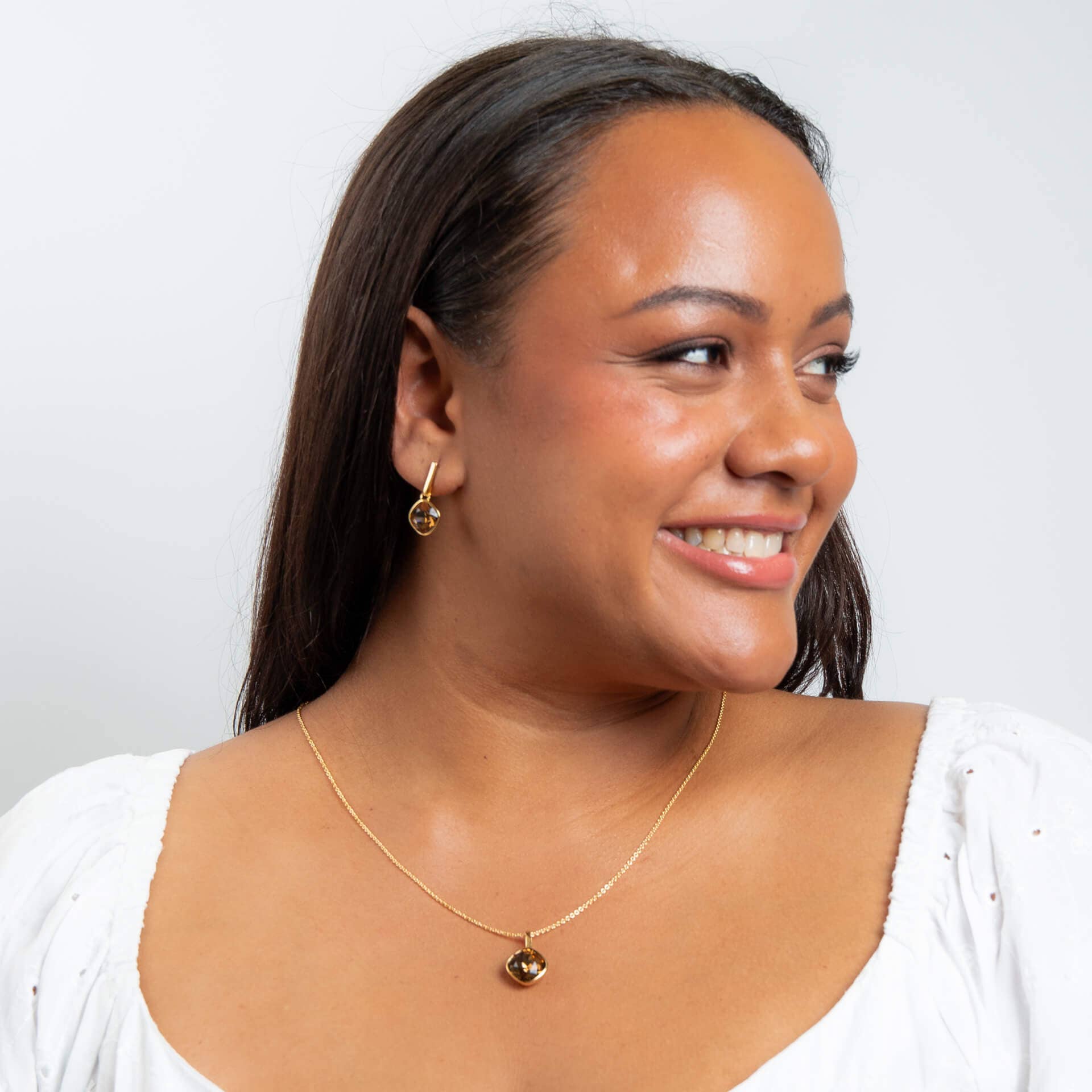 Gecko Jewellery – wholesale Stud/post earrings – Cushion Cut Smoked Topaz Crystal Drop Stud Earrings2