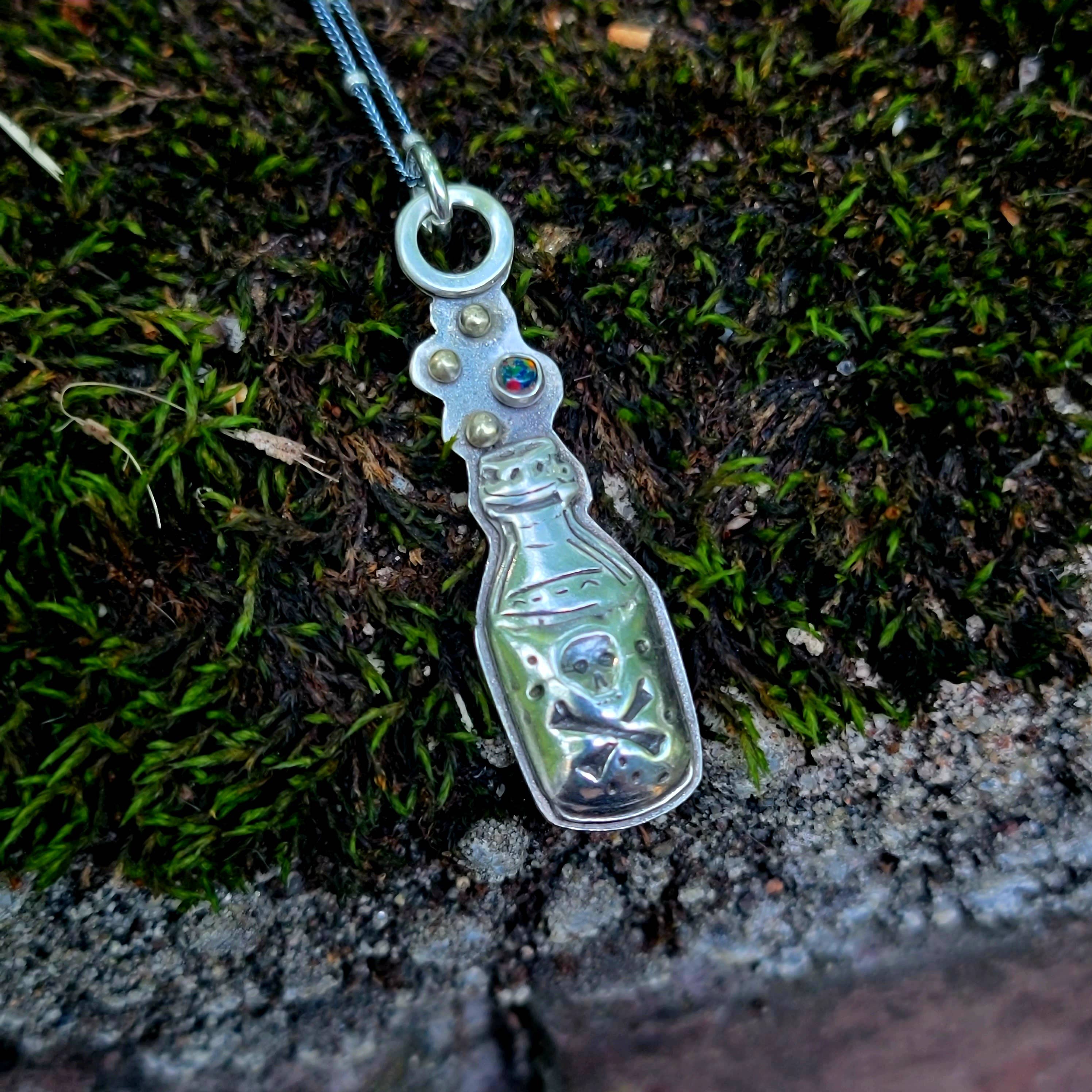 Verdilune - Wholesale Pendant/Charm Necklace - Poison Potion Bottle Pendant in Ster. Silver with Black Opal2