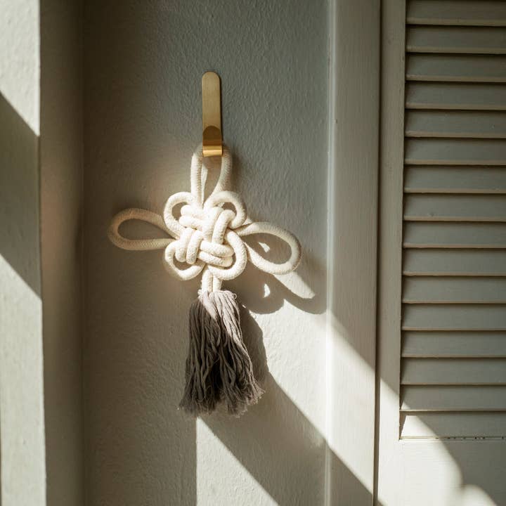 Freeleaf - Wholesale Decorative Tassel/Wall Drop - The Unity Knot1