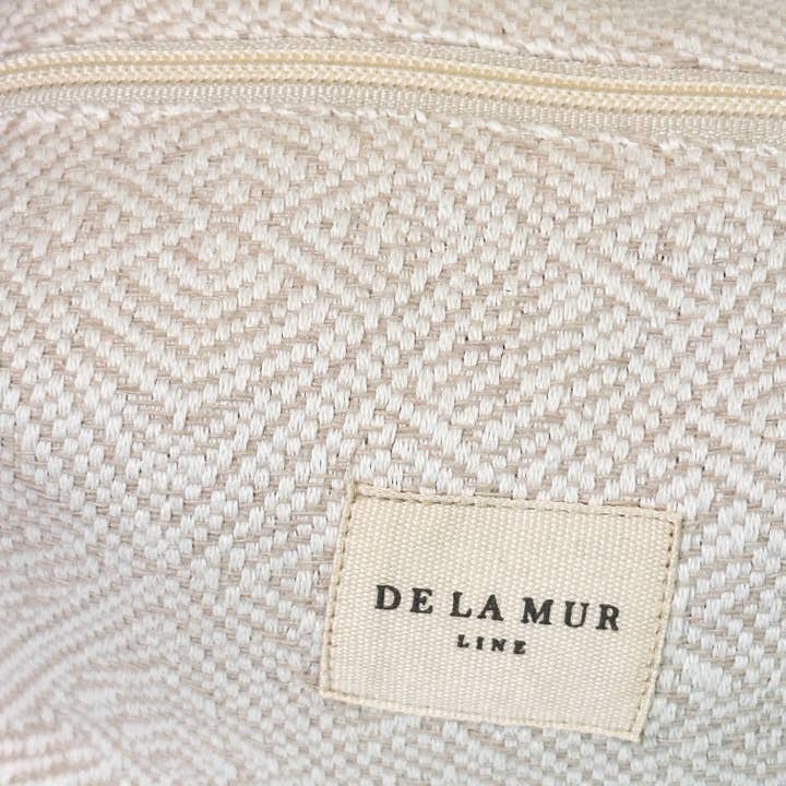 DE LA MUR LINE US Inc - Wholesale Makeup/Cosmetic Bag - Medium Makeup Bag Roca