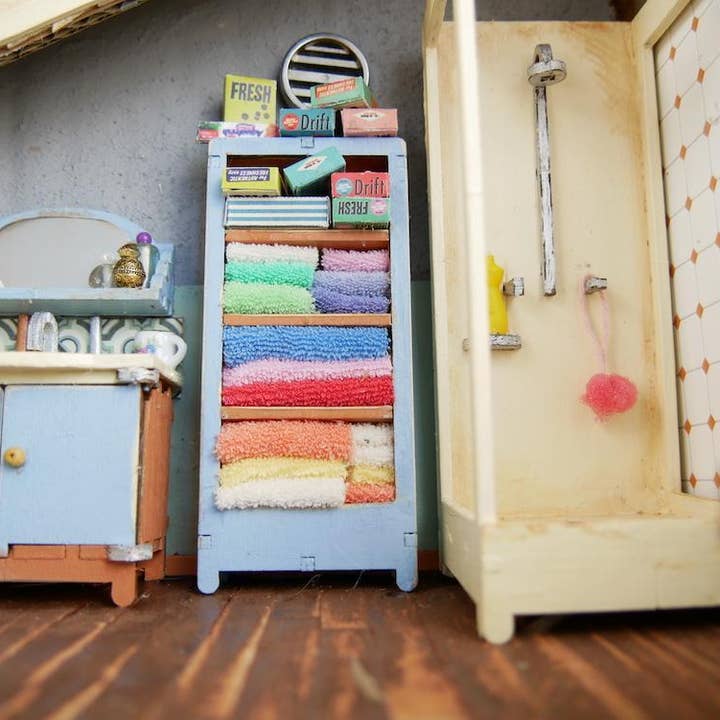 Het Muizenhuis – wholesale DIY craft kit – Kids DIY Dollhouse Furniture Kit - Bathroom (Scale 1:12)5