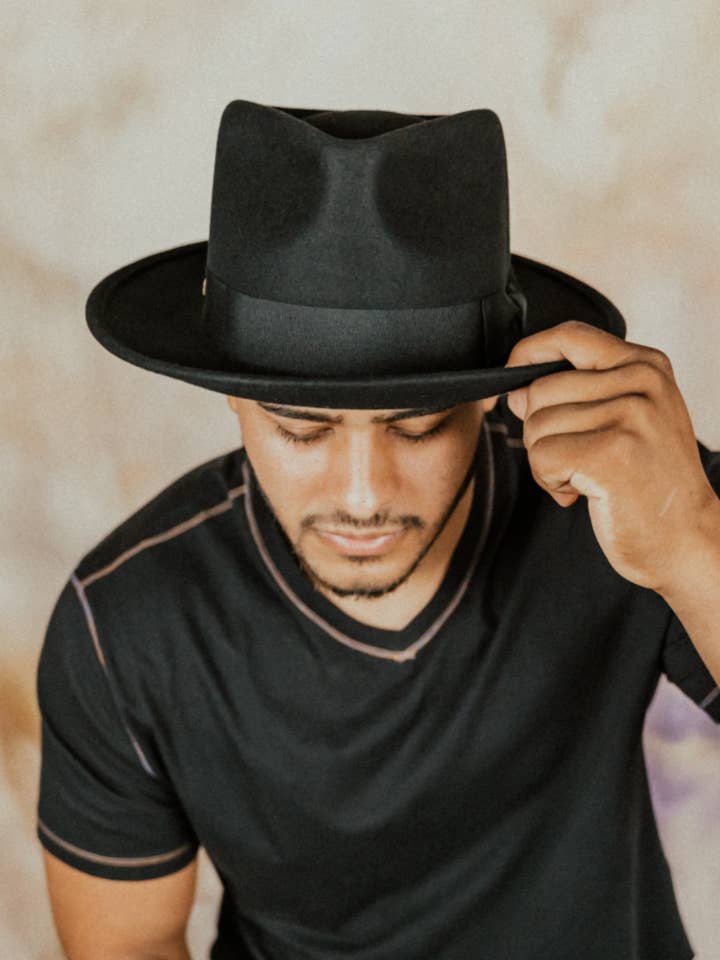 Après l'obscurité pour la vente par Motley Hat Co.