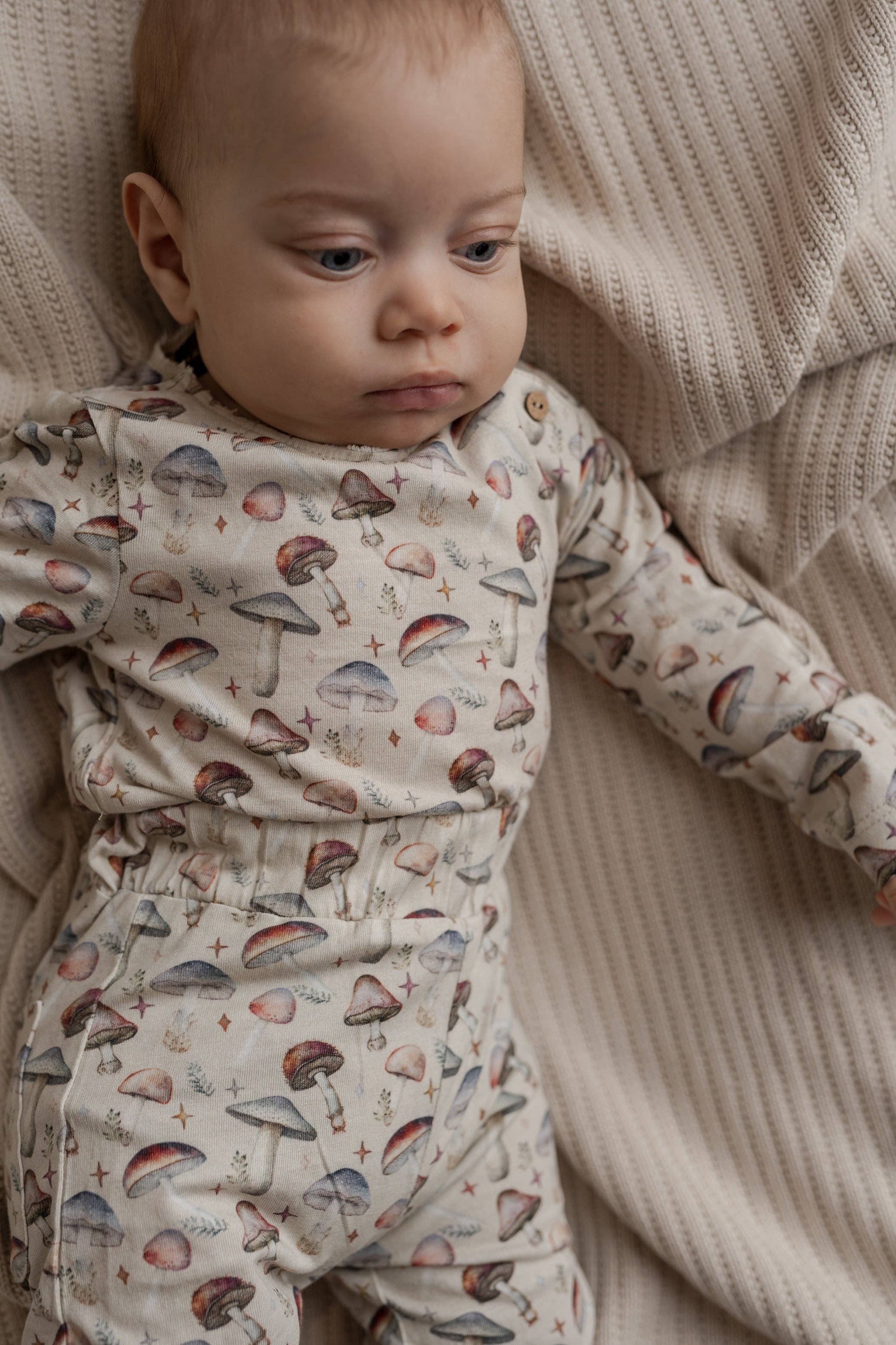 Regnfuld Mushroom leggings, baby for wholesale on Faire7