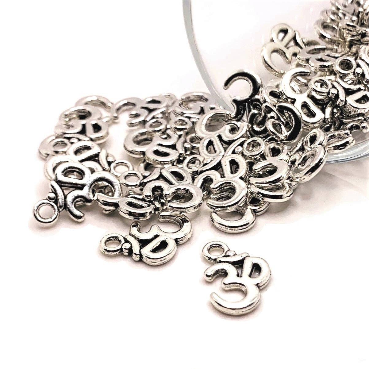 Guerrilla Charm - Wholesale Individual Charm/Pendant - Silver Om/Ohm Symbol Charms, 16x11mm0