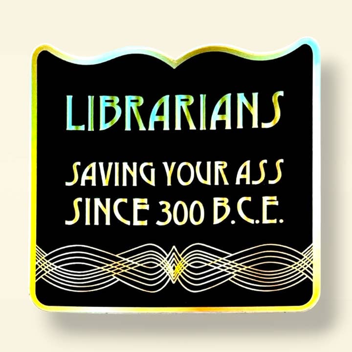 Autocollant en forme de livre "Les bibliothécaires sauvent votre peau" pour la vente par Library Cat Designs