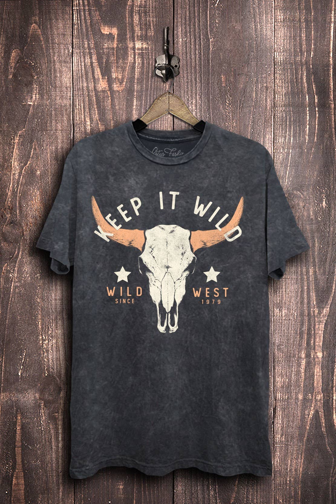 Lotus Fashion Collection - Wholesale T-shirt met print - Dames - Keep It Wild Cow Skull top met grafische print1