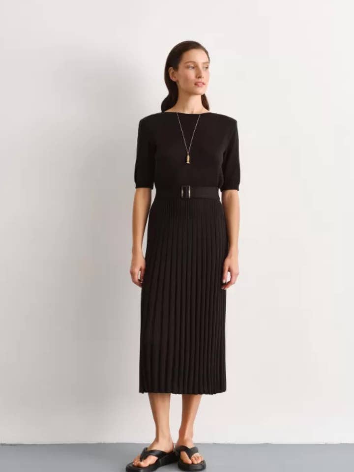 Knitted Round Neck Pleated Skirt Midi Dress for wholesale by Nenya Fashion Limited