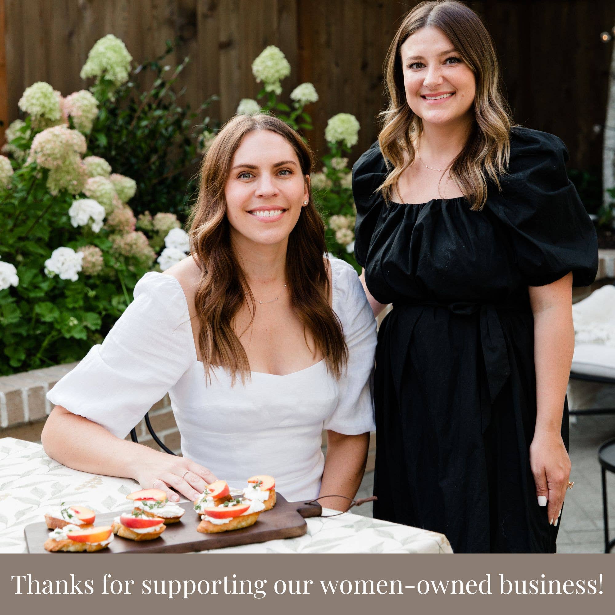 HOST at HOME by The Bamboo Abode - Wholesale Disposable Napkin - Demure Charcuterie Cocktail Napkin White & Gold - Set of 203