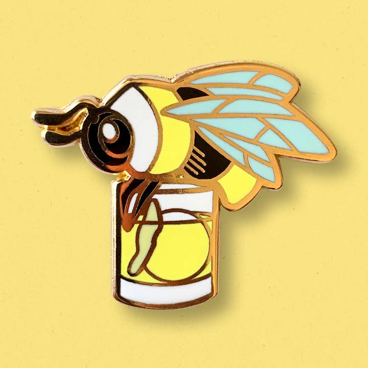 Humlebi x Penicillin Pin for engroshandel hos Cocktail Critters