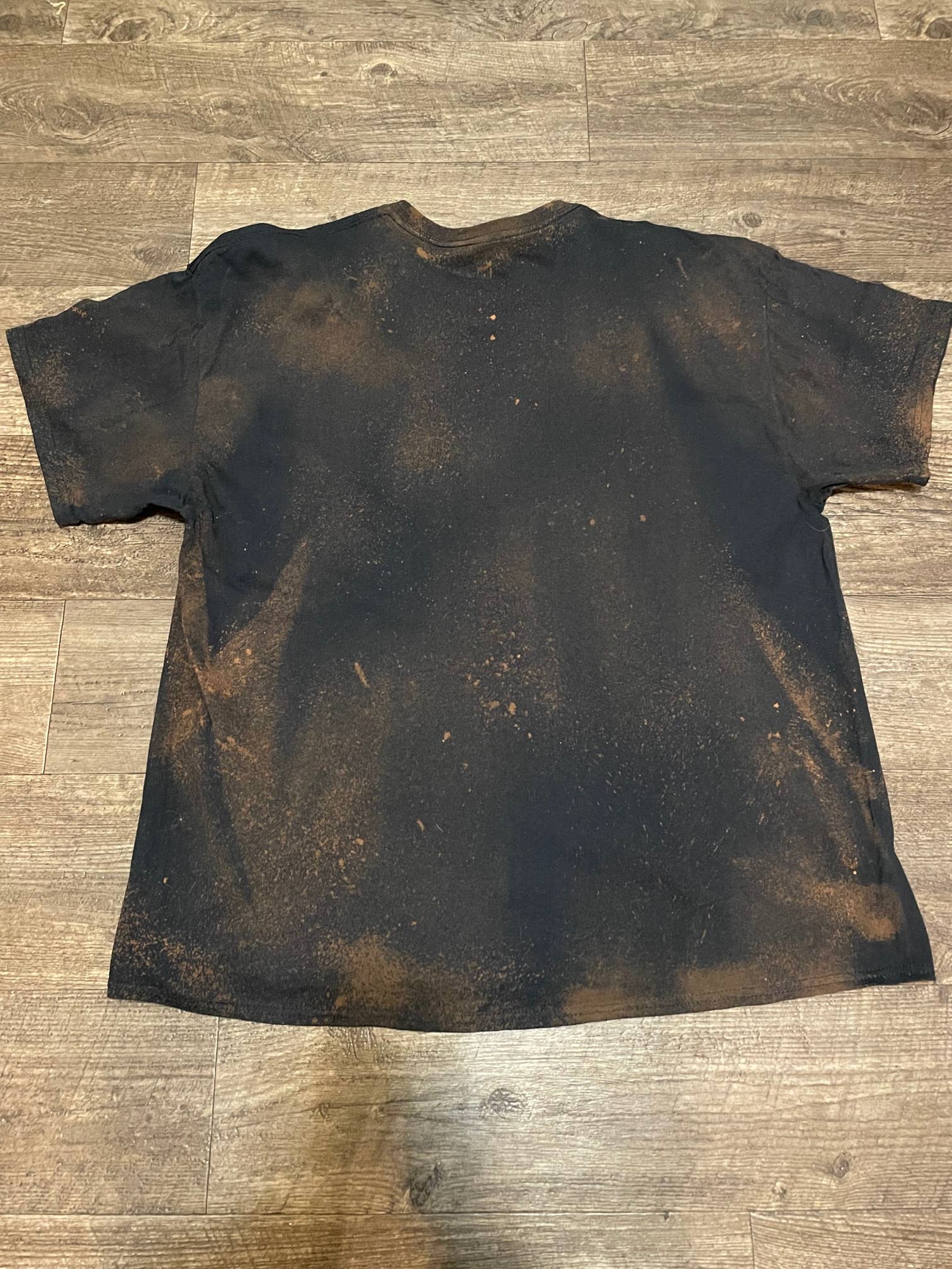 Squatchin’ Country – wholesale Screen printed t-shirt – unisex – Bigfoot silhouette T-shirt (black)3