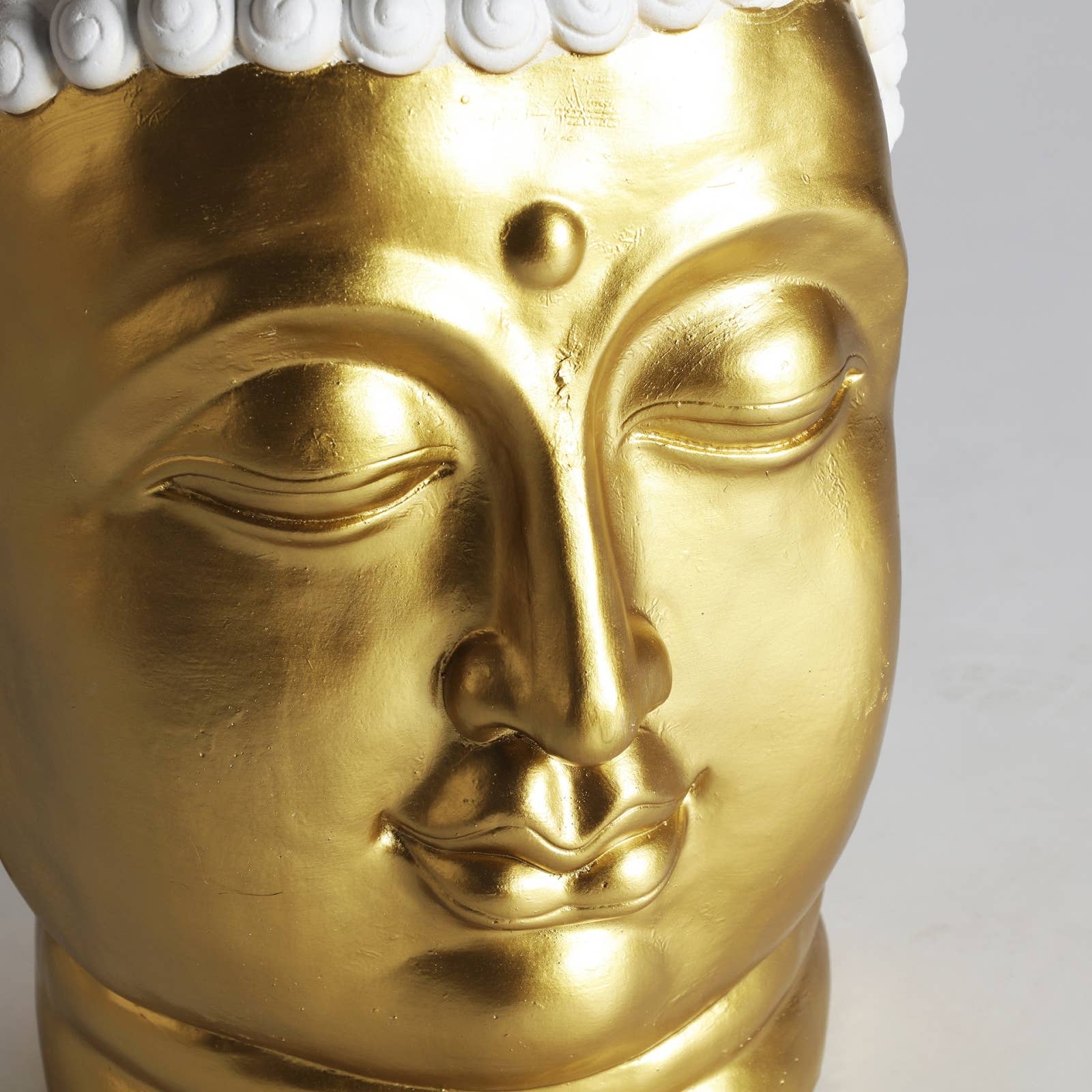 B&B - Vendita all'ingrosso Statuette decorative - Figura Buddha, in resina, di colore bianco, di 48x48x61 cm2