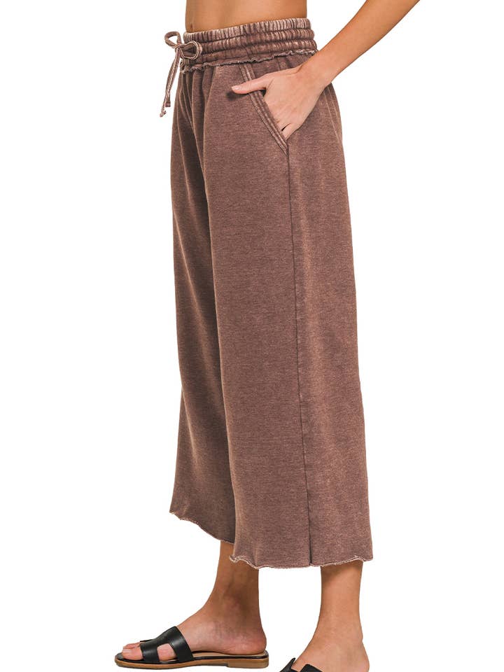 `.Snow Wash Fleece Sweatpants With Pockets and other Purchase Wholesale sweatpants. Free Returns & Net 60 Terms on Faire trending on Faire.