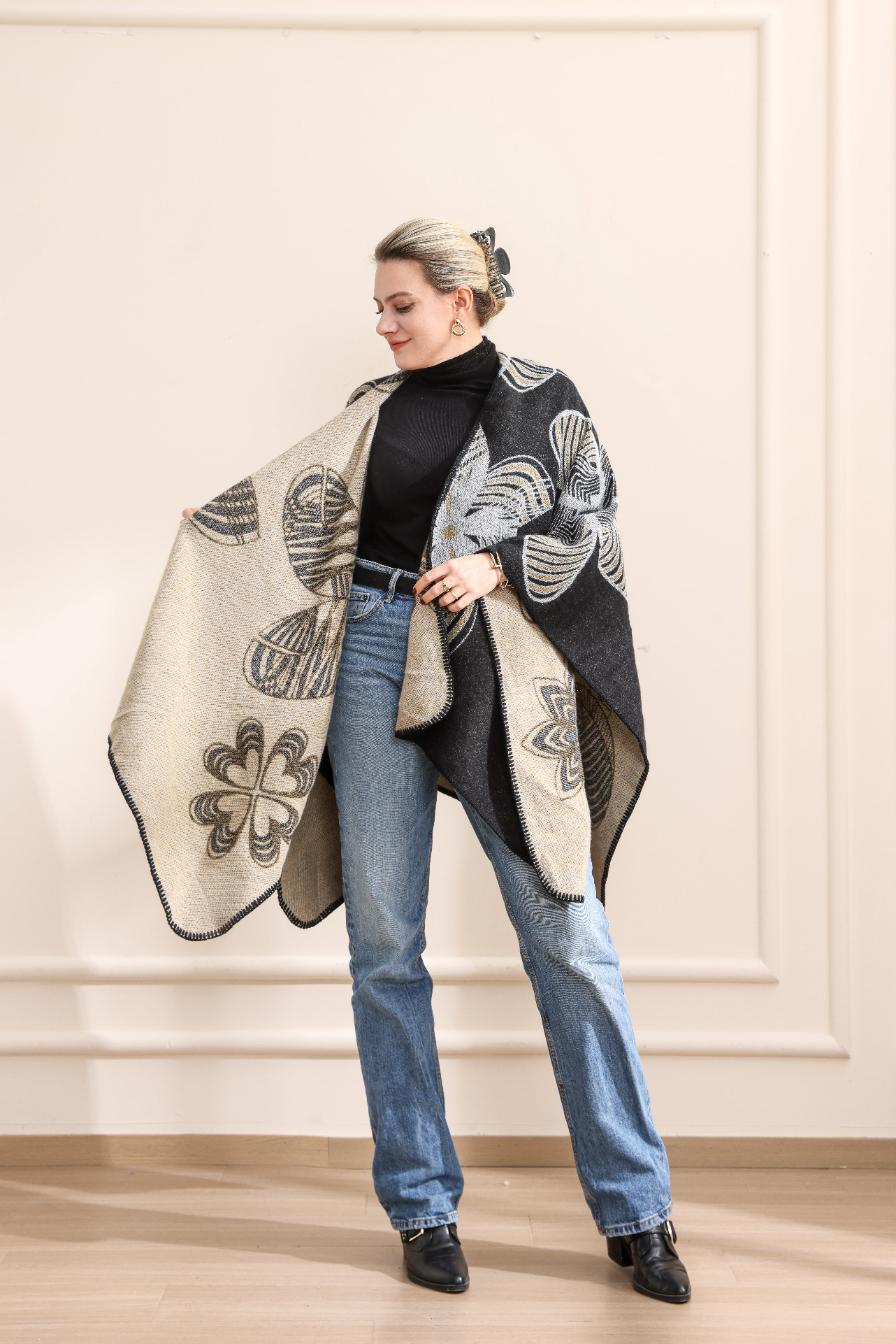 Emilie collection - Vente Poncho – femme - Poncho long et doux avec imprimé5